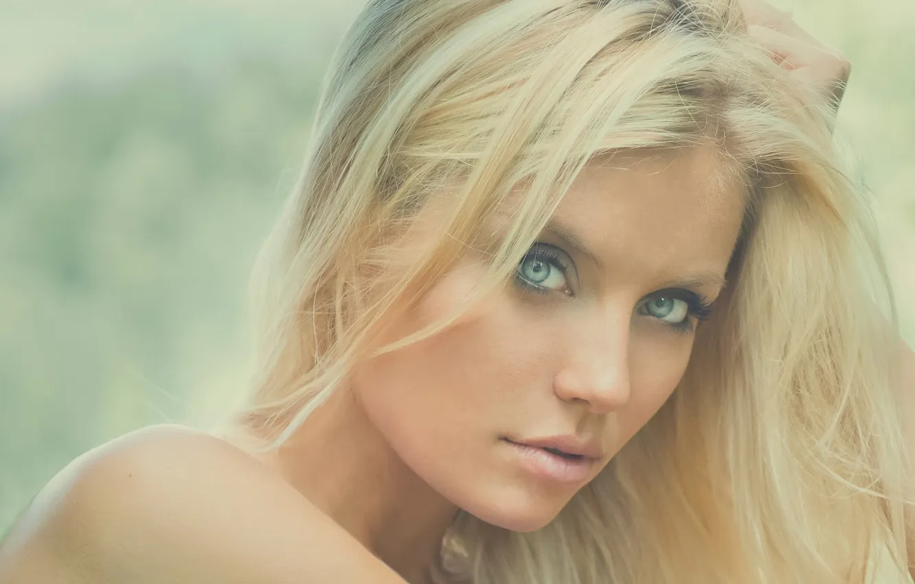 Photo wallpaper look, portrait, blue-eyed