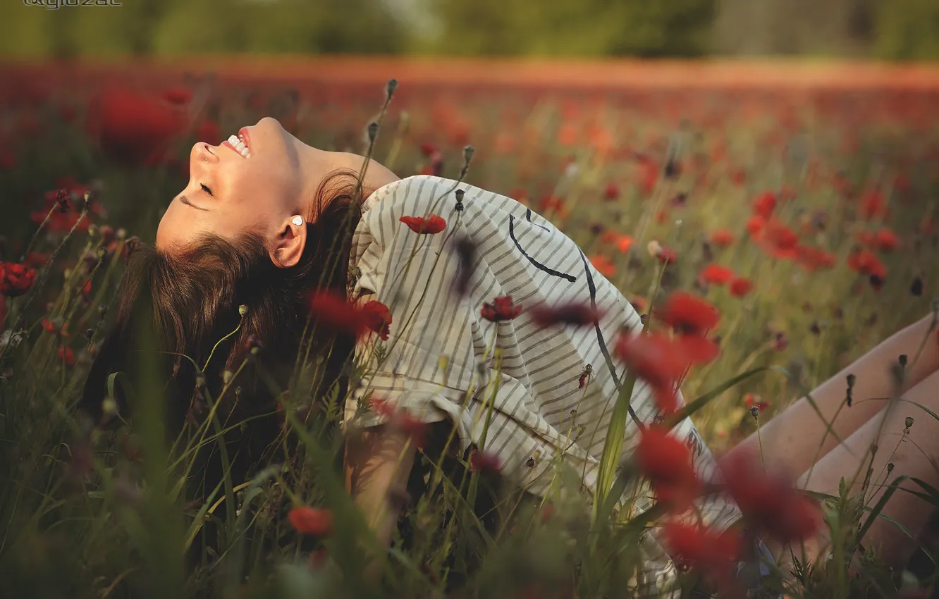 Photo wallpaper field, joy, flowers, smile, Maki, laughter, brunette, Giovanni Zacche