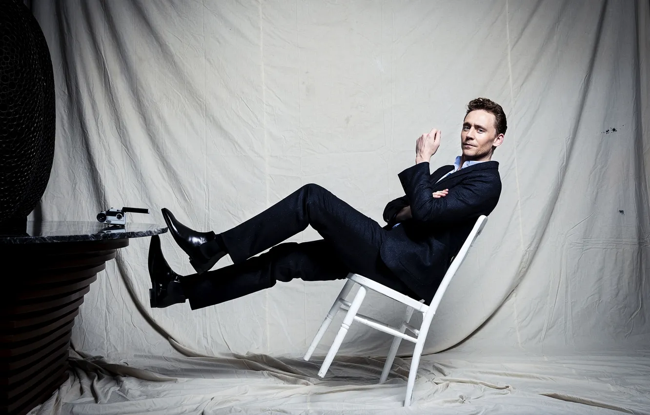 Photo wallpaper look, chair, costume, actor, male, Tom Hiddleston, Tom Hiddleston