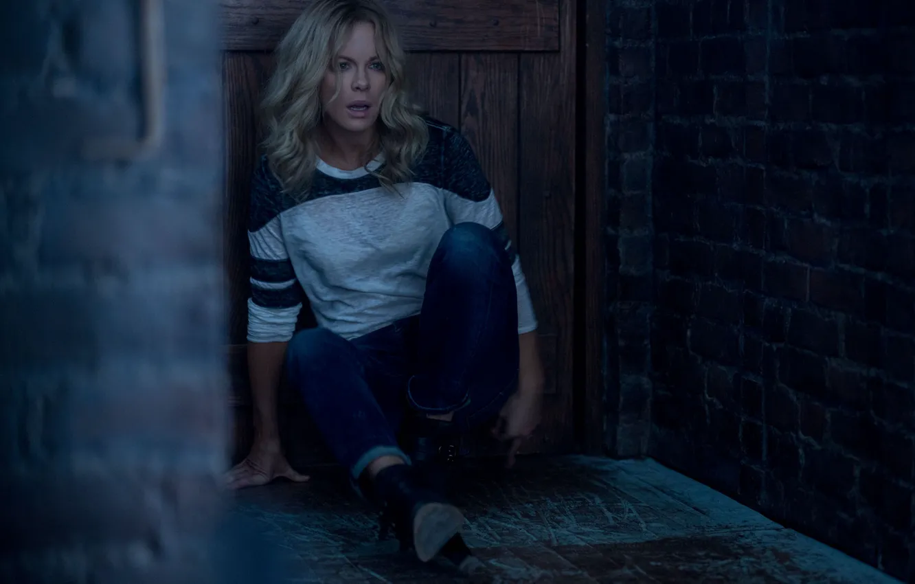 Photo wallpaper Kate Beckinsale, horror, Room frustration, The Disappointments Room