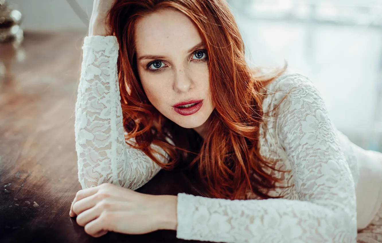 Photo wallpaper look, girl, face, red