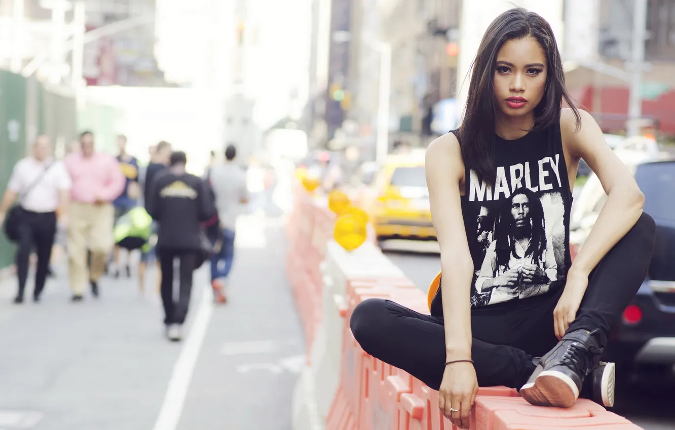 Photo wallpaper look, girl, street