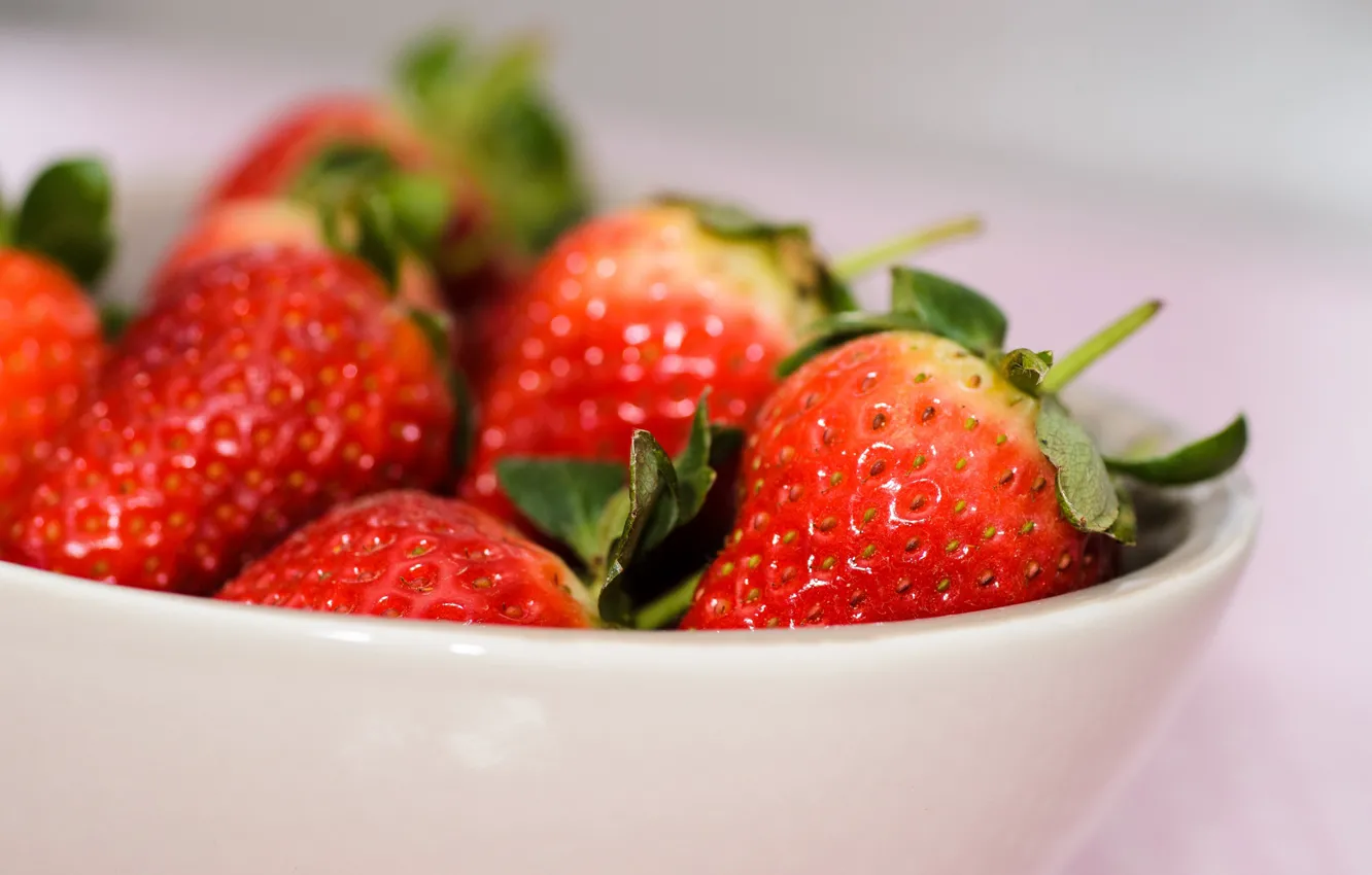 Photo wallpaper strawberry, berry, plate, bowl