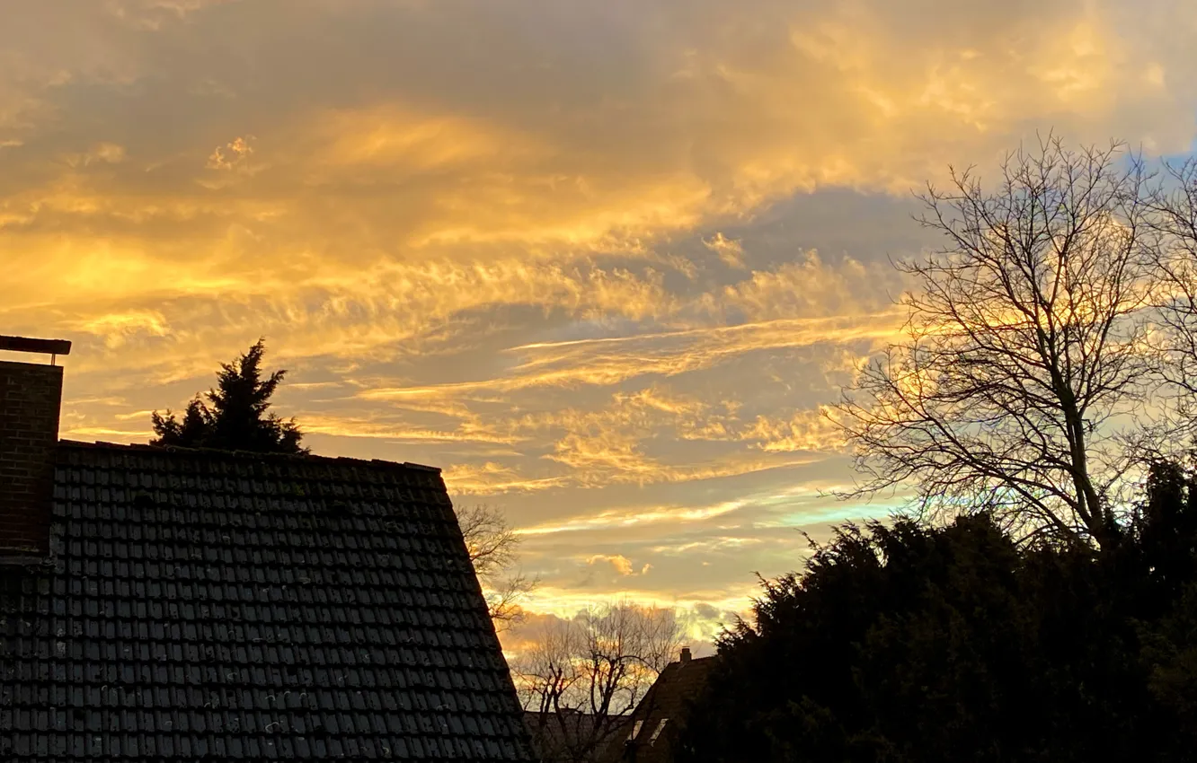 Photo wallpaper sky, trees, clouds, houses, Sun Goes Down, Photography By Tom