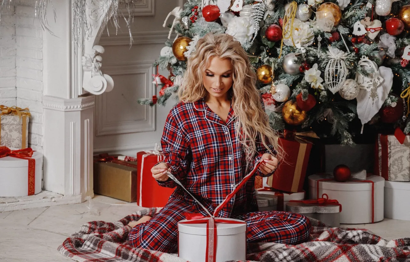 Photo wallpaper girl, mood, blonde, gifts, New year, tree, pajamas, long hair