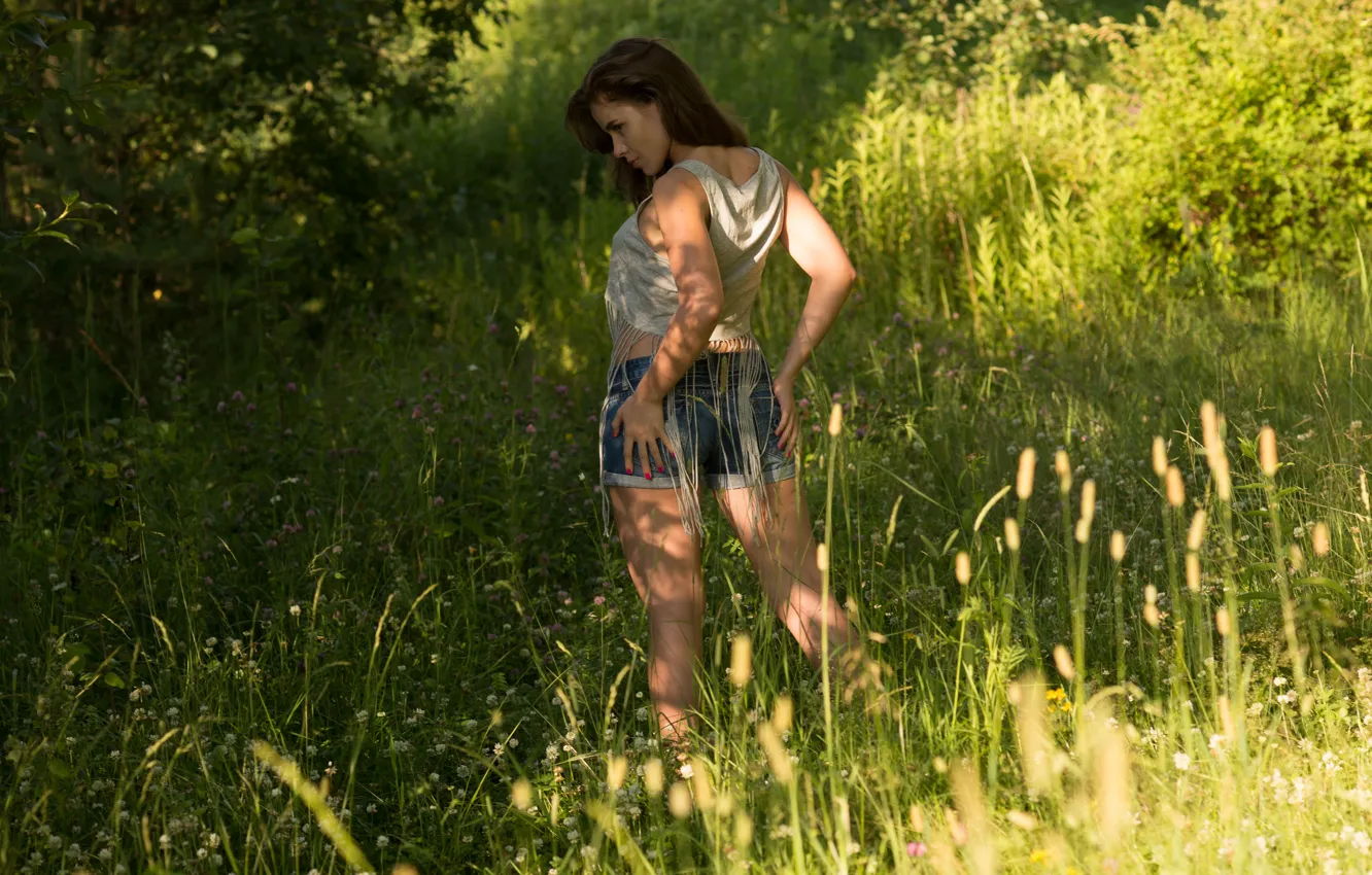 Photo wallpaper grass, hot girl, field, nature, tree, butt, shadows, sexy woman