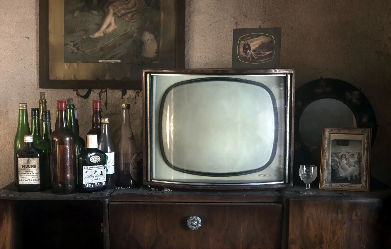 Photo wallpaper background, TV, bottle