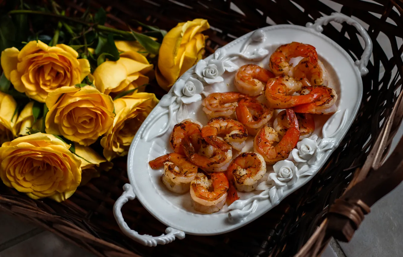 Photo wallpaper flowers, yellow, food, roses, bouquet, tray, dish, shrimp