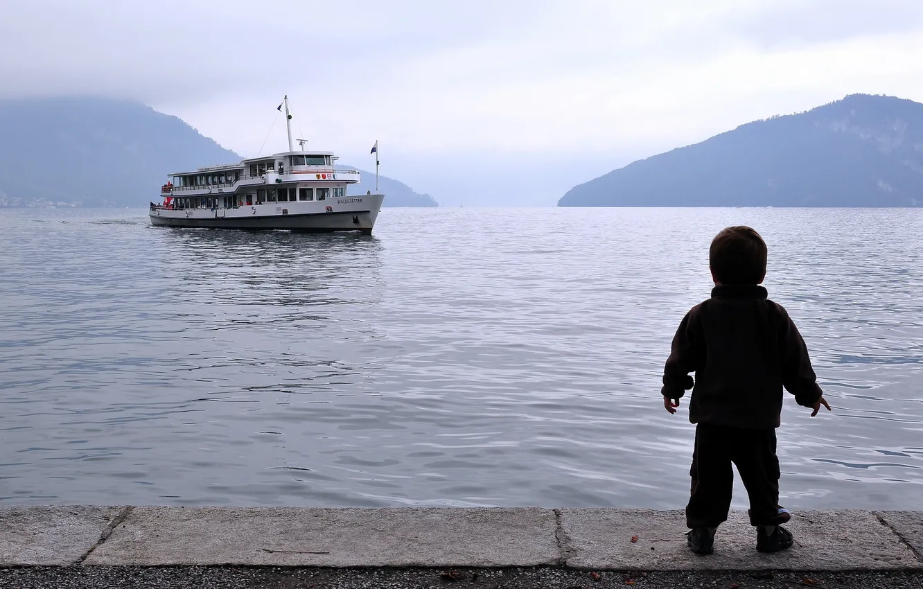 Photo wallpaper sea, ship, boy