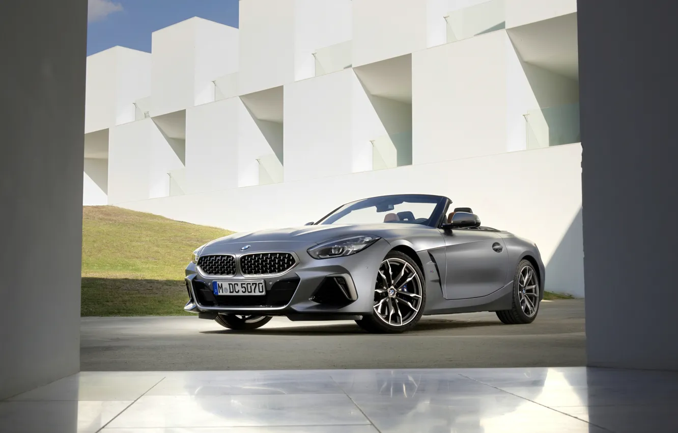 Photo wallpaper grey, wall, lawn, the building, BMW, Roadster, BMW Z4, M40i