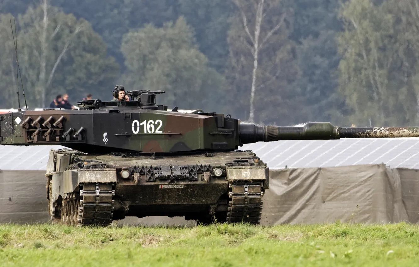 Photo wallpaper tank, combat, Leopard, 2A4