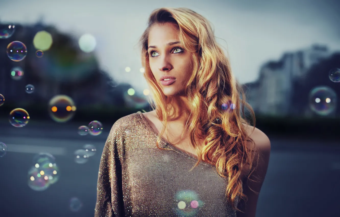 Photo wallpaper eyes, bubbles, street, hair, lips, bubbles, eyes, street