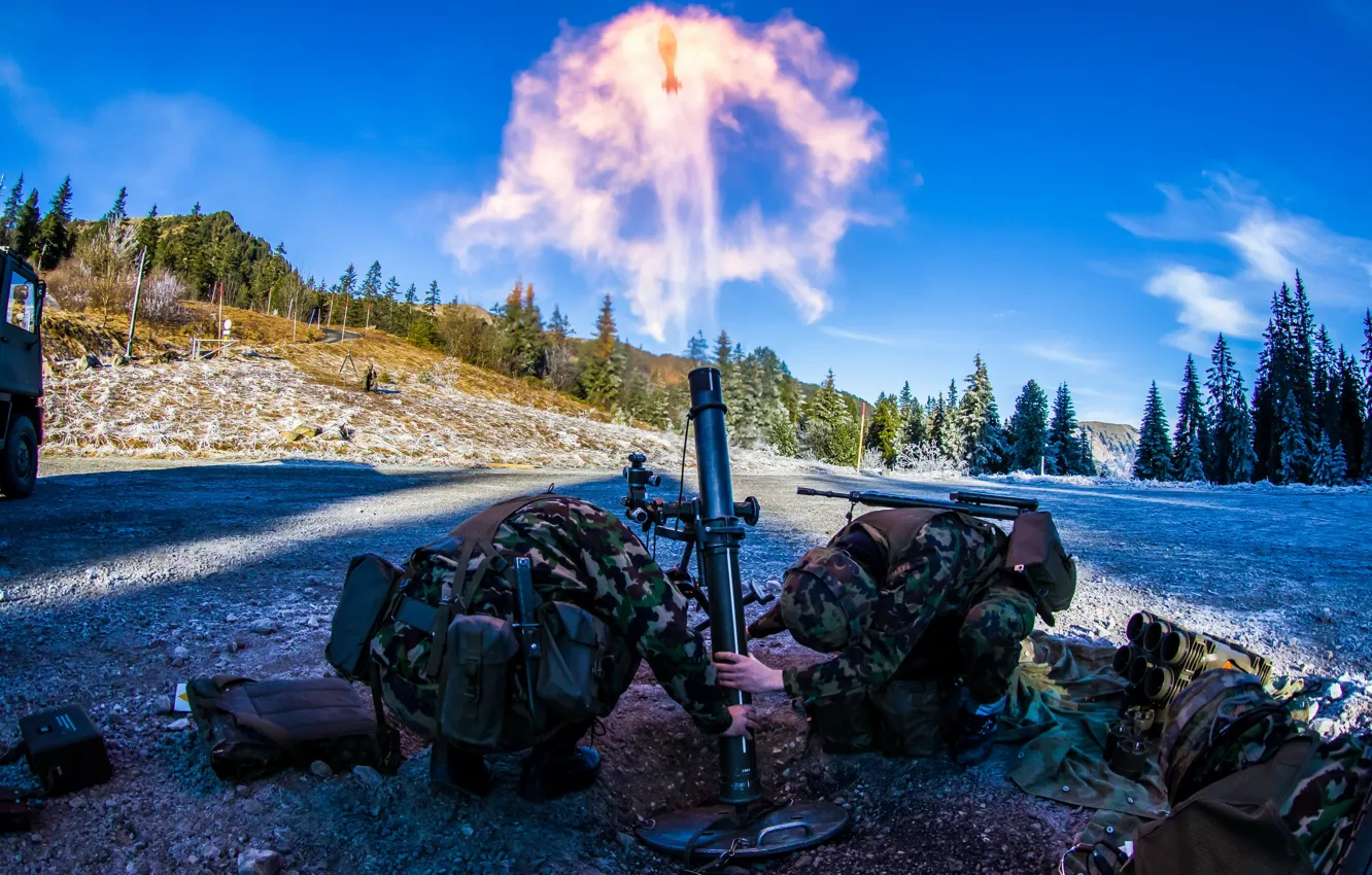 Photo wallpaper weapons, shot, soldiers, mortar