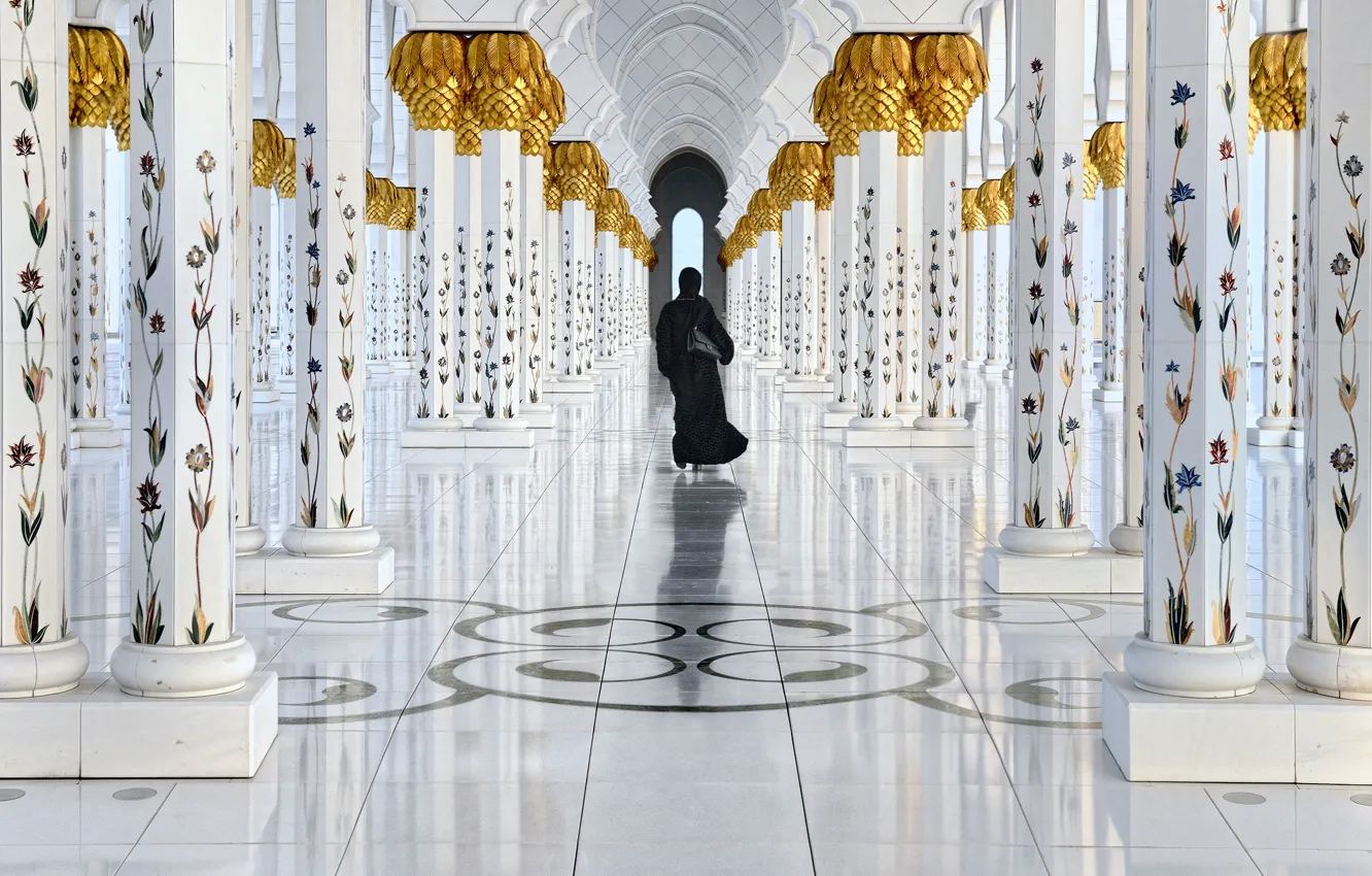 Photo wallpaper reflection, figure, columns, in black, Golden walk