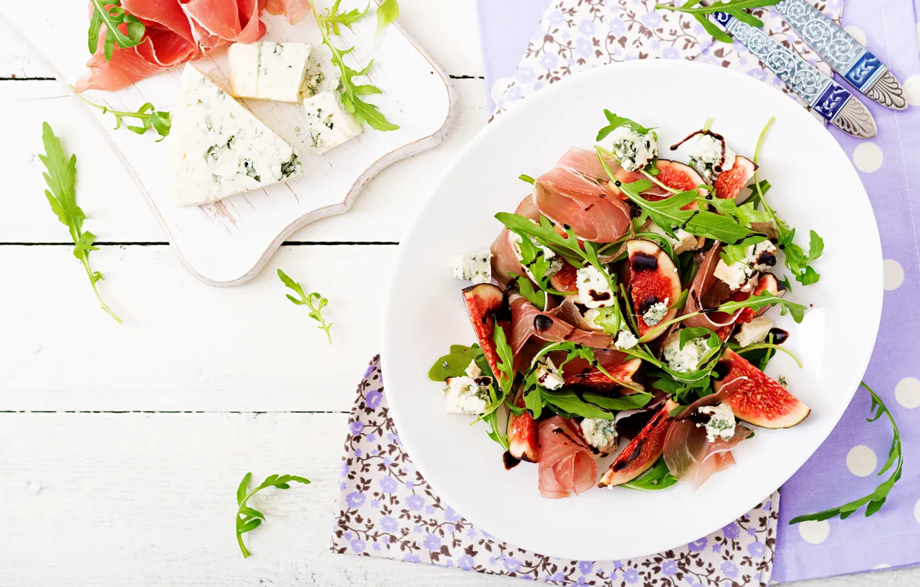 Photo wallpaper greens, bacon, salad, figs