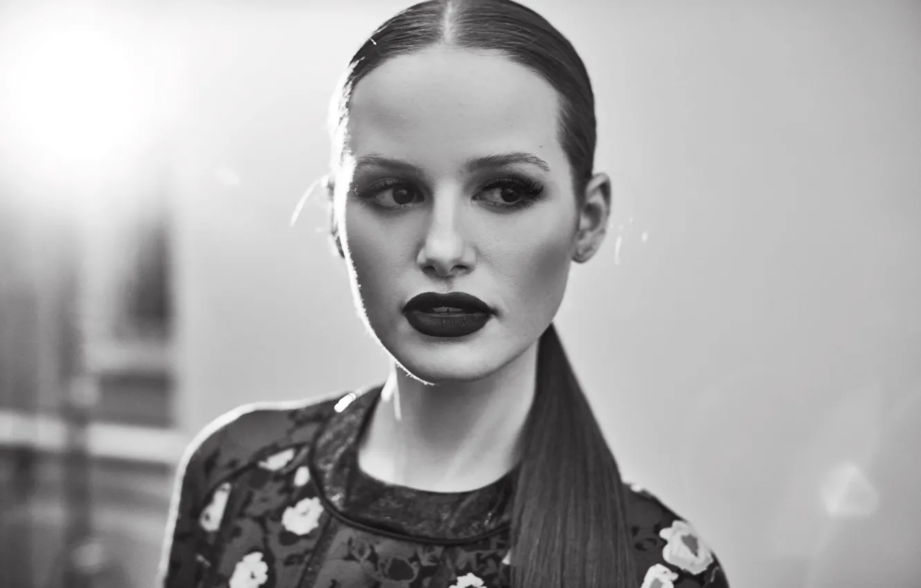 Photo wallpaper portrait, actress, black and white, Madelaine Petsch