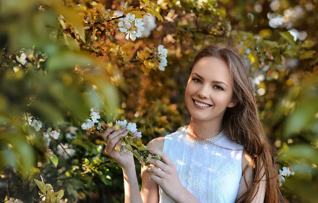 Photo wallpaper girl, branches, nature, smile, spring, Apple, flowering, Rus