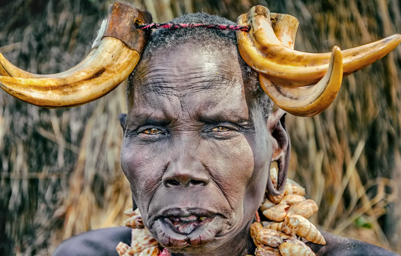 Photo wallpaper portrait, Ethiopia, Mursi elderly woman