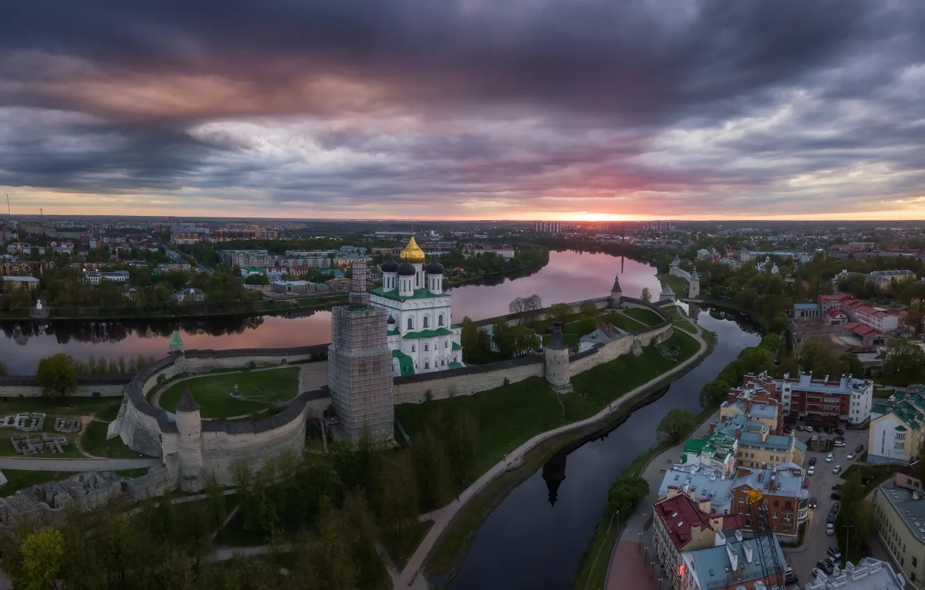 Photo wallpaper the city, home, The Kremlin, fortress, river, Pskov, Chrome, Roman Dmitriev