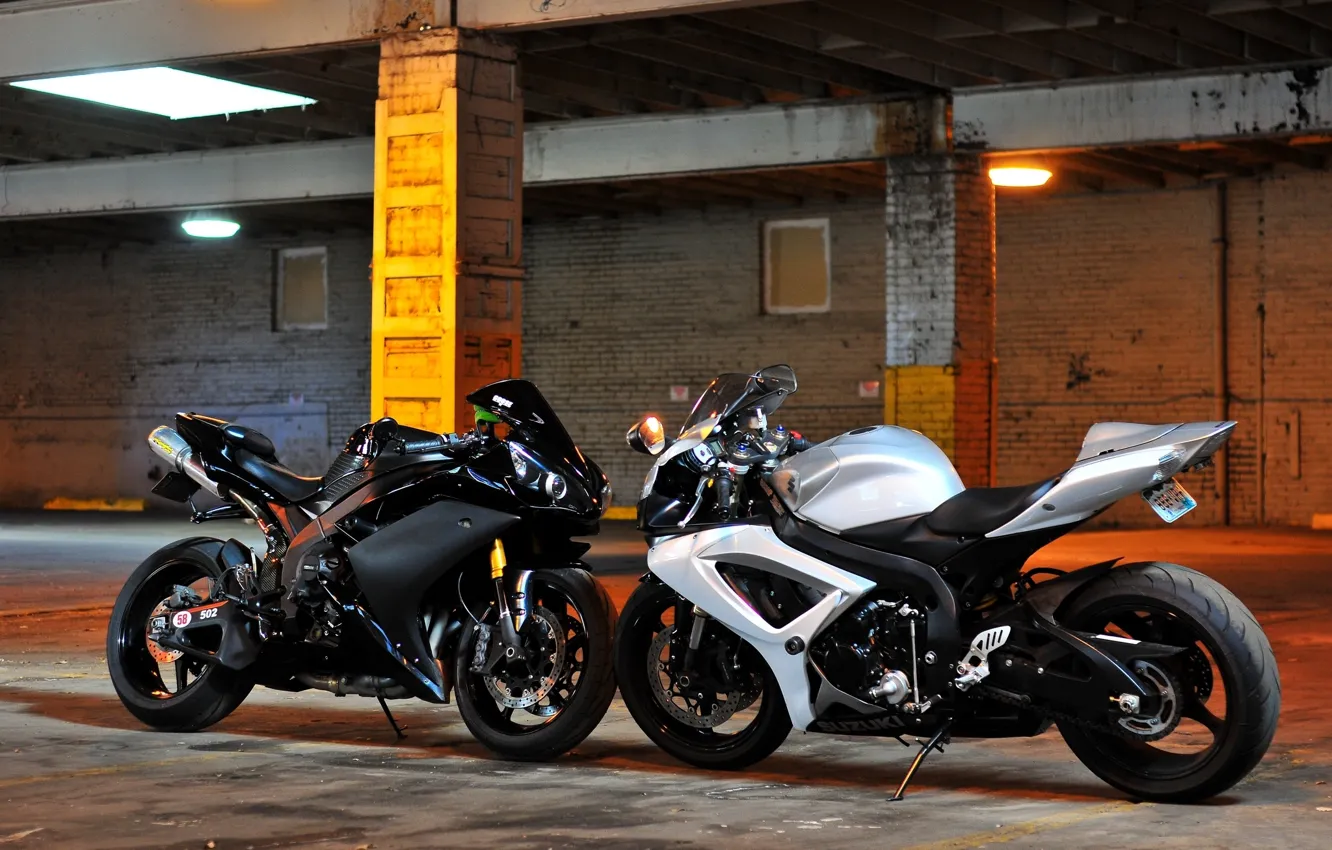 Photo wallpaper white, motorcycles, support, white, suzuki, yamaha, Suzuki, Yamaha