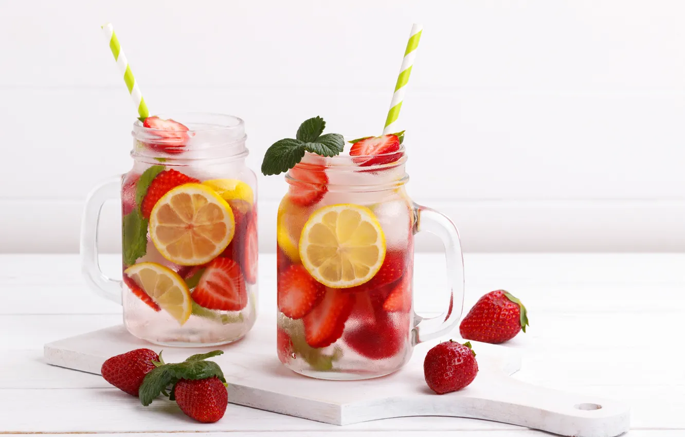 Photo wallpaper ice, water, berries, strawberry, drink, lemons