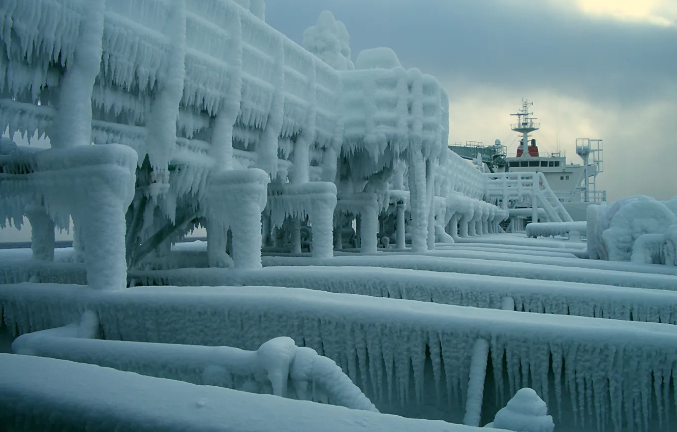 Photo wallpaper tanker, icing, ice storm