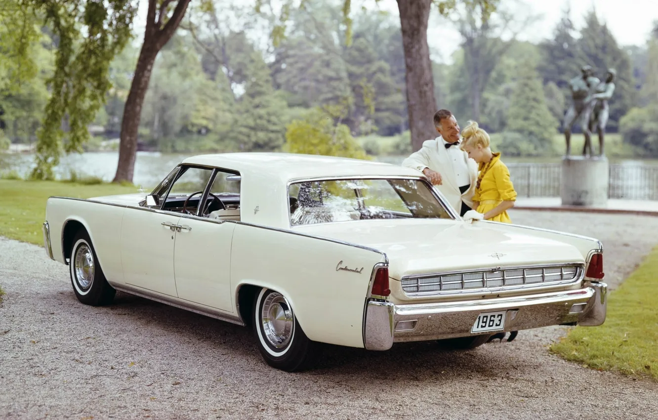 Photo wallpaper Lincoln, background, Continental, continental, Sedan, 1963, Lincoln, rear view.people