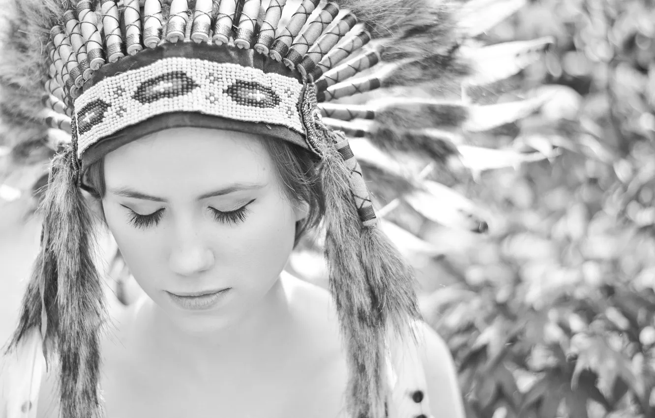Photo wallpaper girl, face, mood, feathers, black and white, headdress