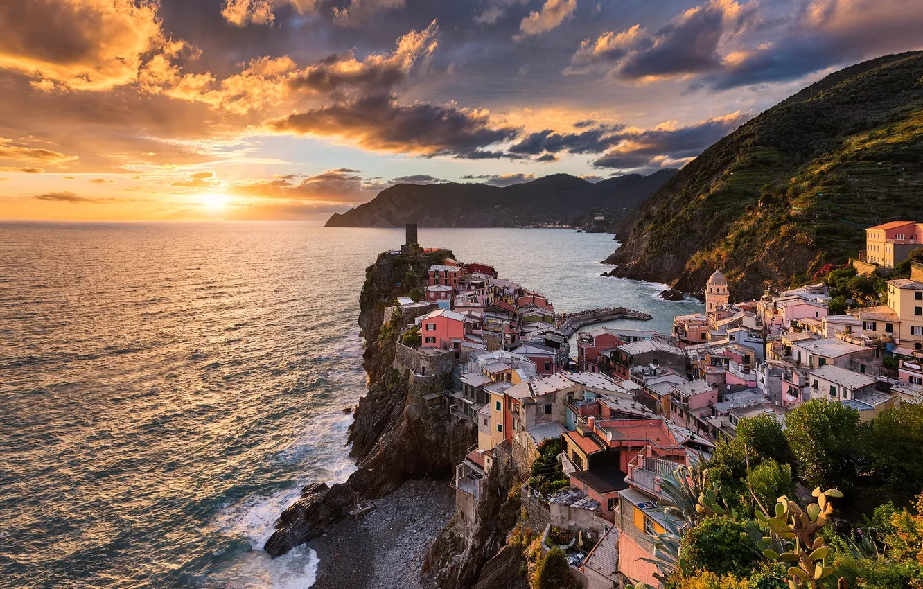 Photo wallpaper sea, landscape, mountains, the city, home, Europe