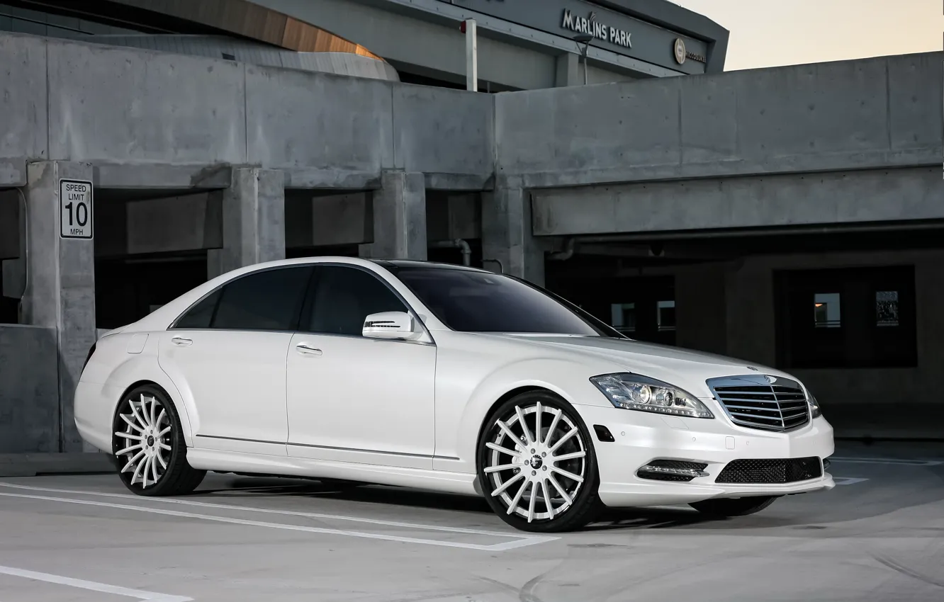 Photo wallpaper lights, Mercedes, wheels, with, color, S550, Forgiato, lowered
