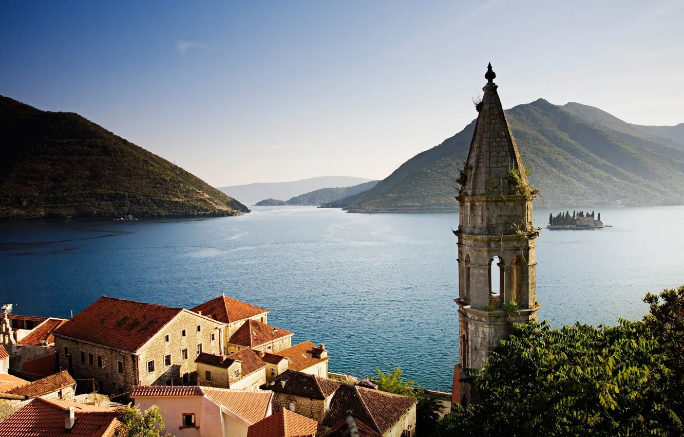 Photo wallpaper MOUNTAINS, HORIZON, The OCEAN, SHORE, ROOF, HOME, TOWER, TOWN