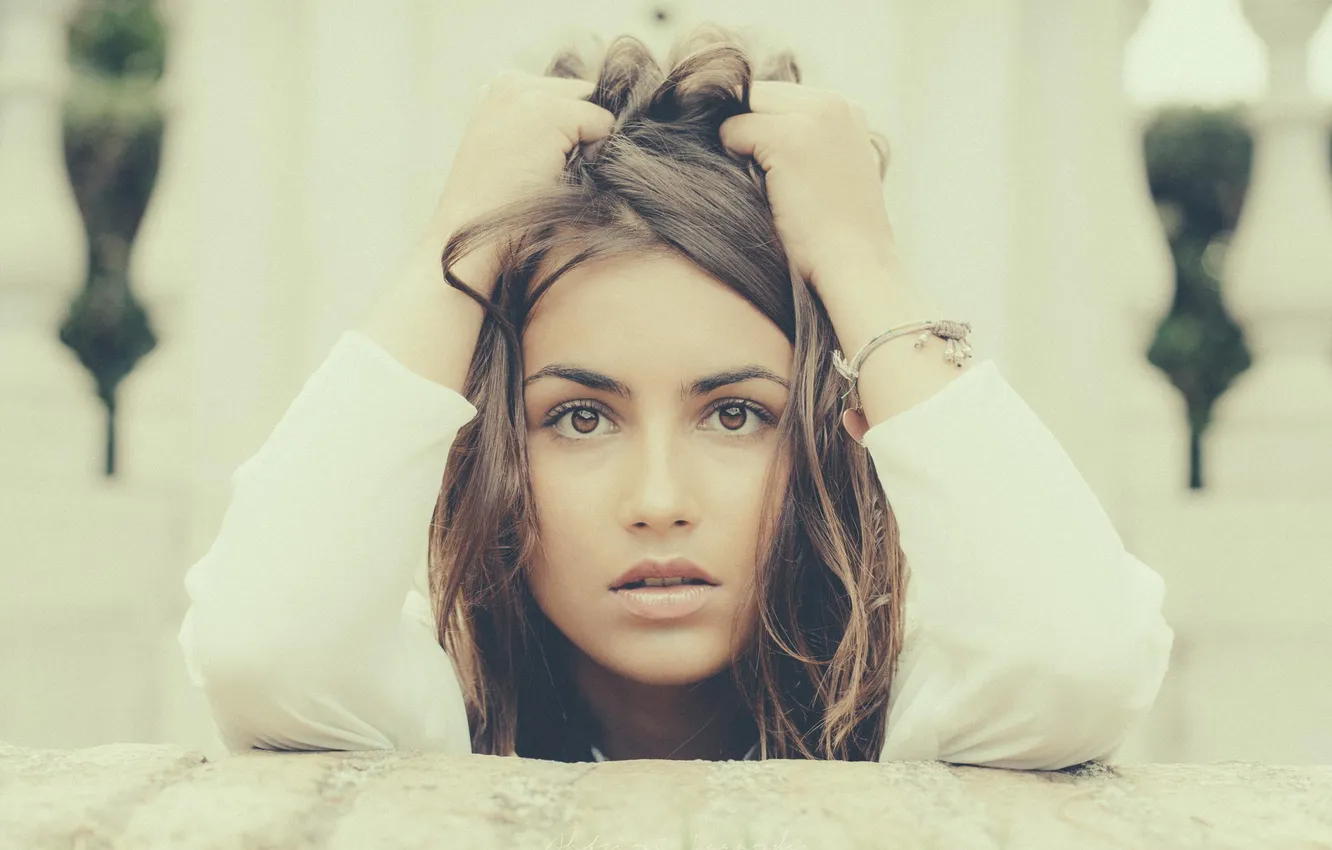 Photo wallpaper look, portrait, brown-eyed