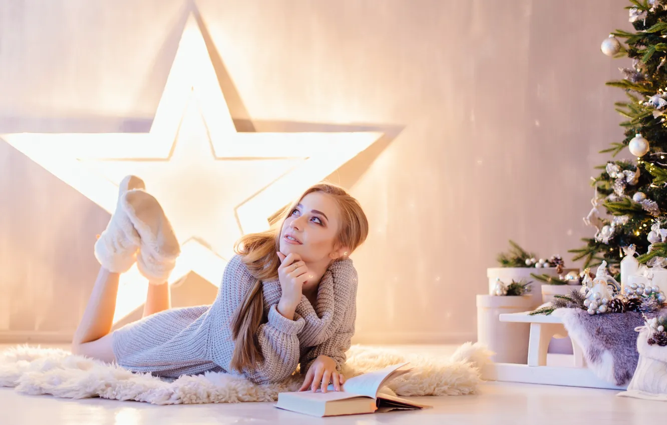 Photo wallpaper girl, star, Christmas, long hair, legs, photo, blue eyes, model