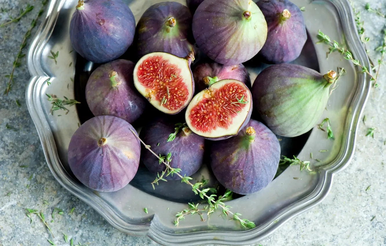 Photo wallpaper berries, plate, figs, Anna Verdina