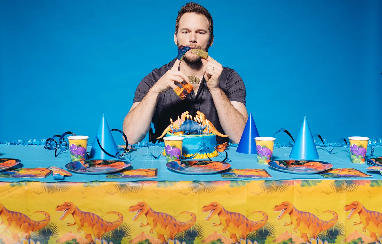 Photo wallpaper table, dinosaur, candles, plate, photographer, actor, cake, photoshoot