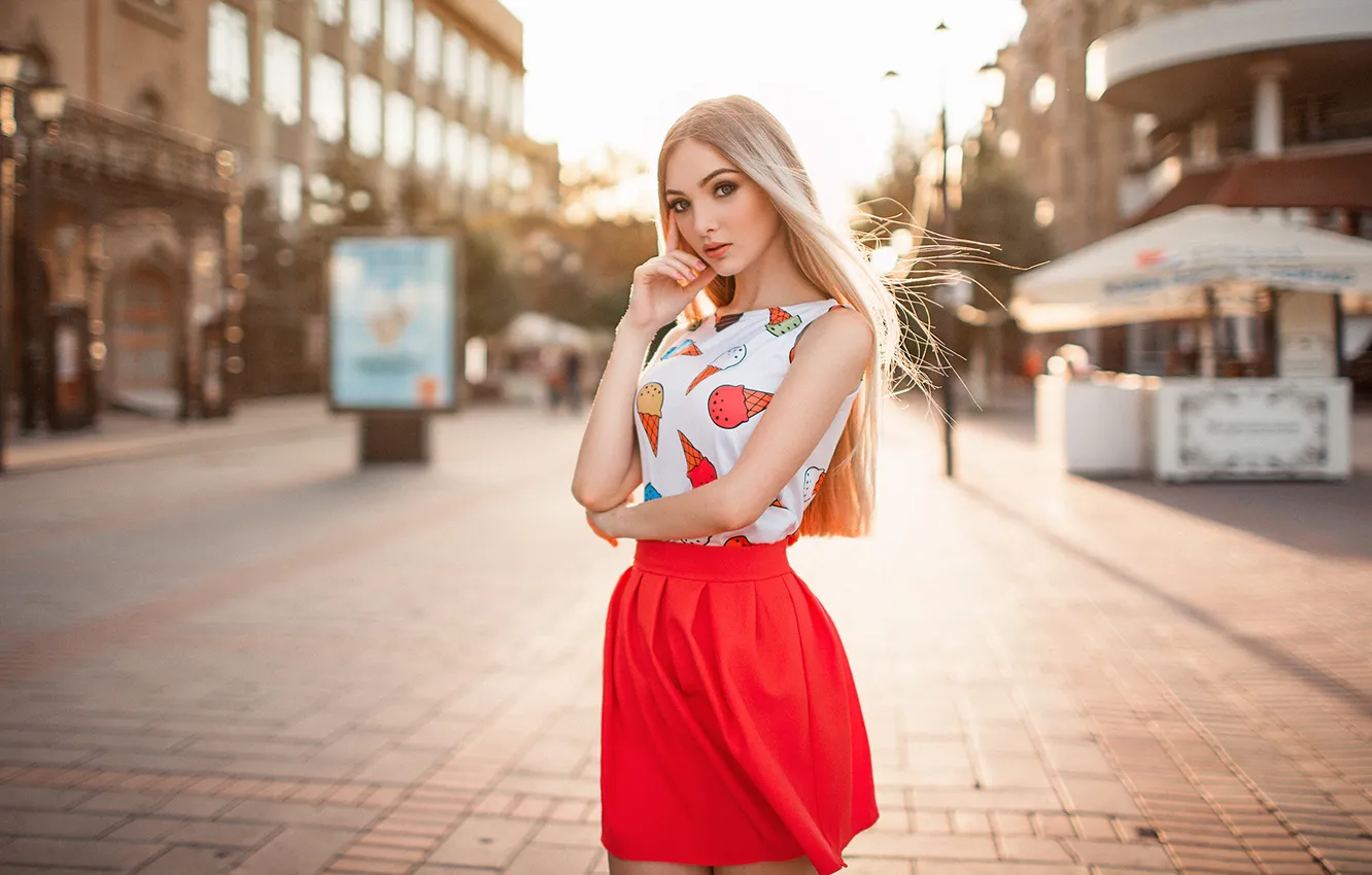 Photo wallpaper summer, look, girl, the city, pose, street, model, makeup