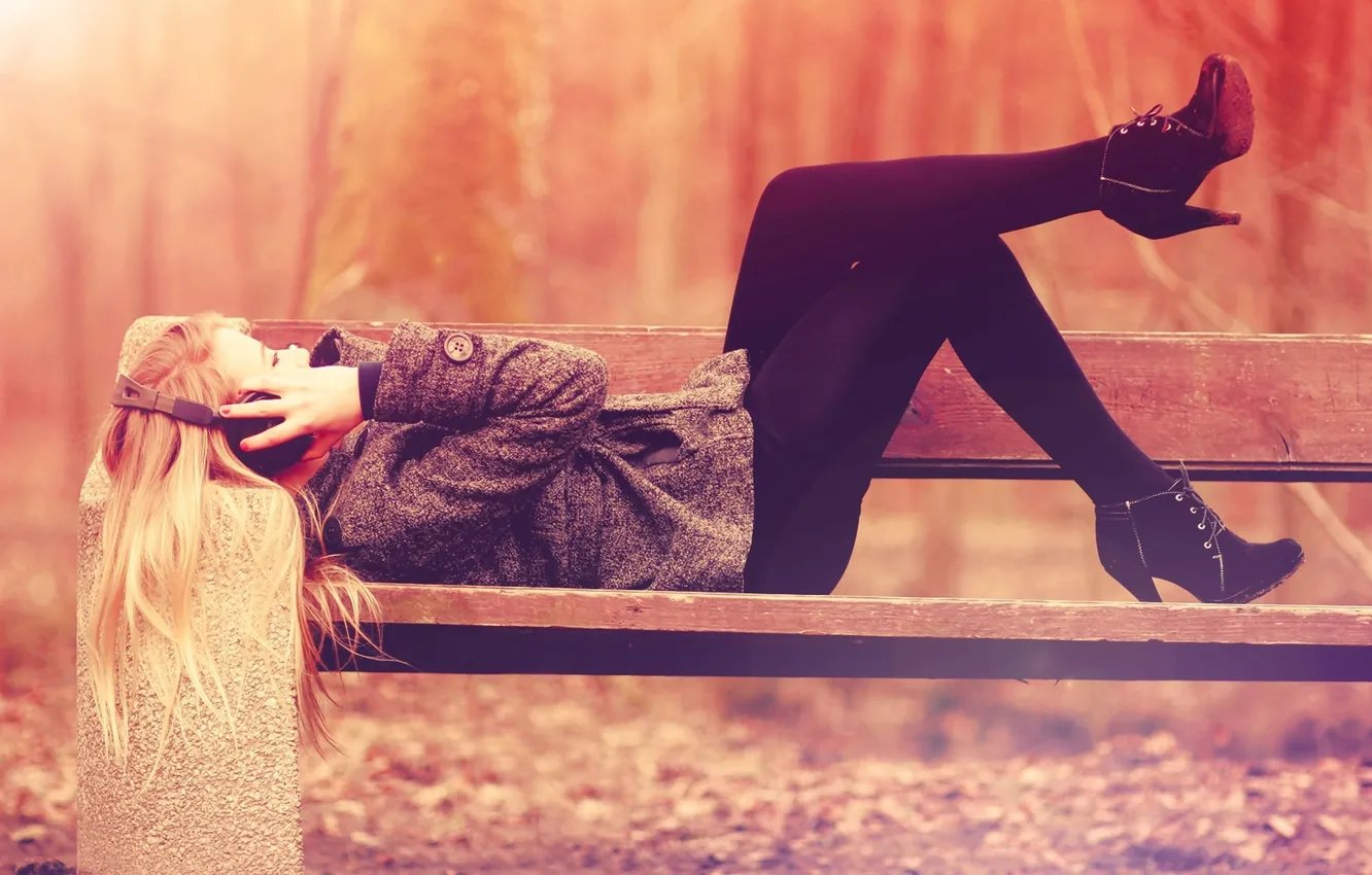 Photo wallpaper autumn, freedom, girl, bench, Park, music, mood, stay