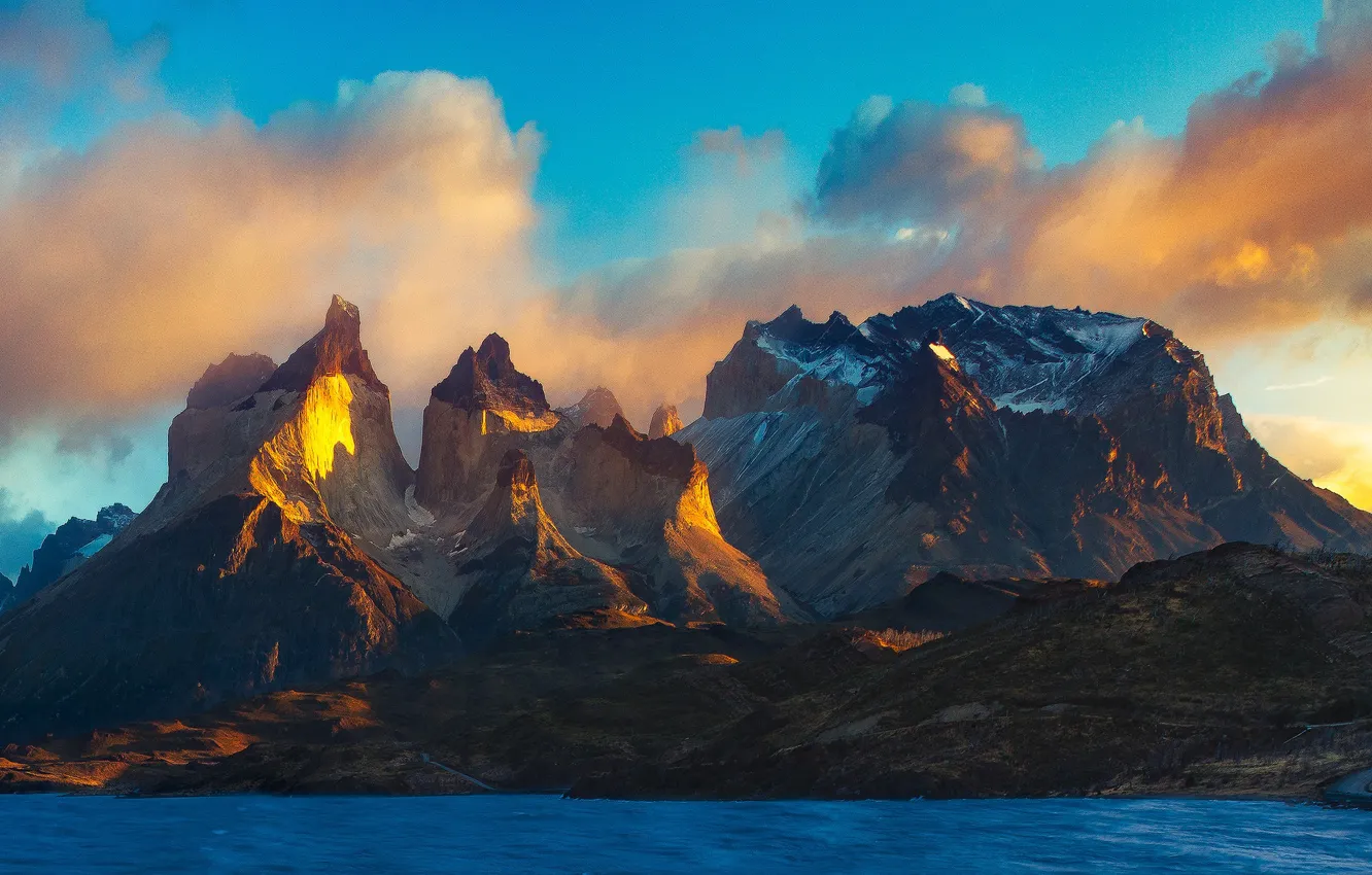 Photo wallpaper sea, clouds, mountains, Chile, Torres del Paine