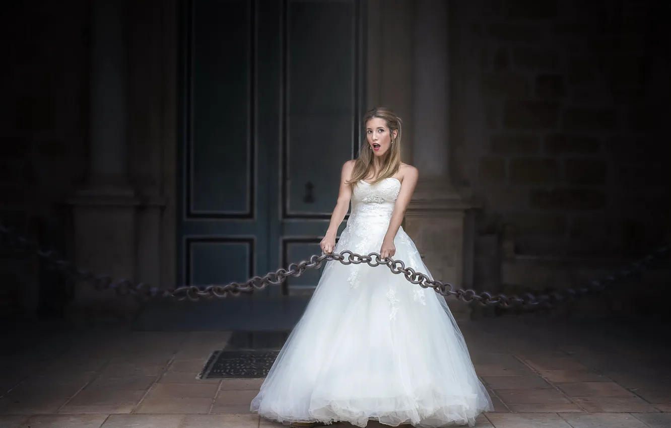 Photo wallpaper girl, background, chain