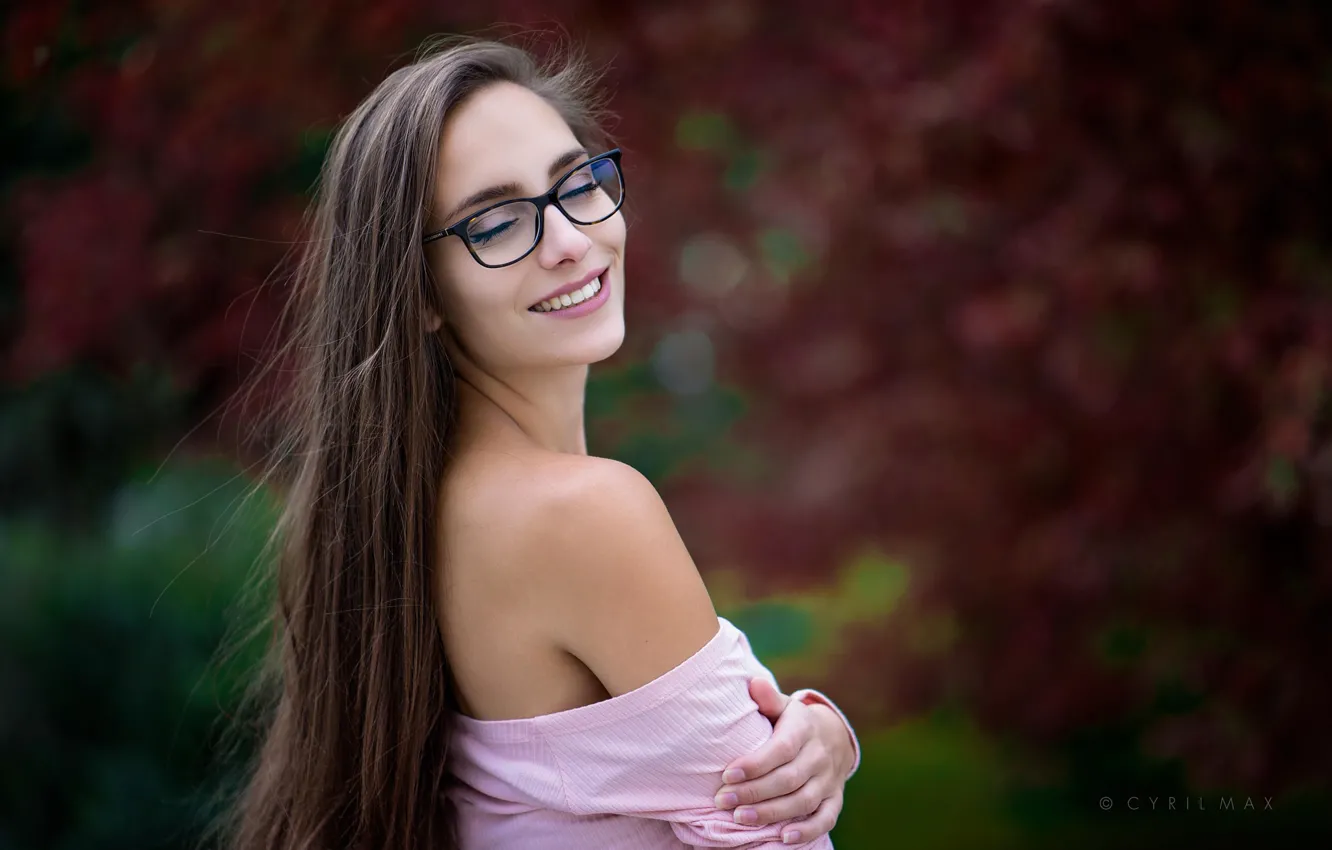 Photo wallpaper pose, smile, background, model, portrait, makeup, glasses, hairstyle