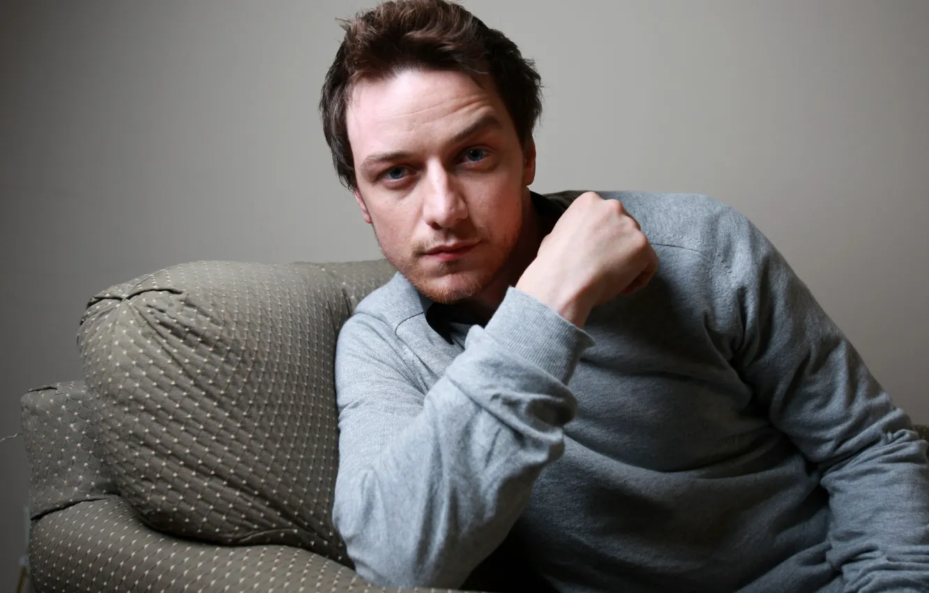 Photo wallpaper chair, actor, James McAvoy, James-McAvoy