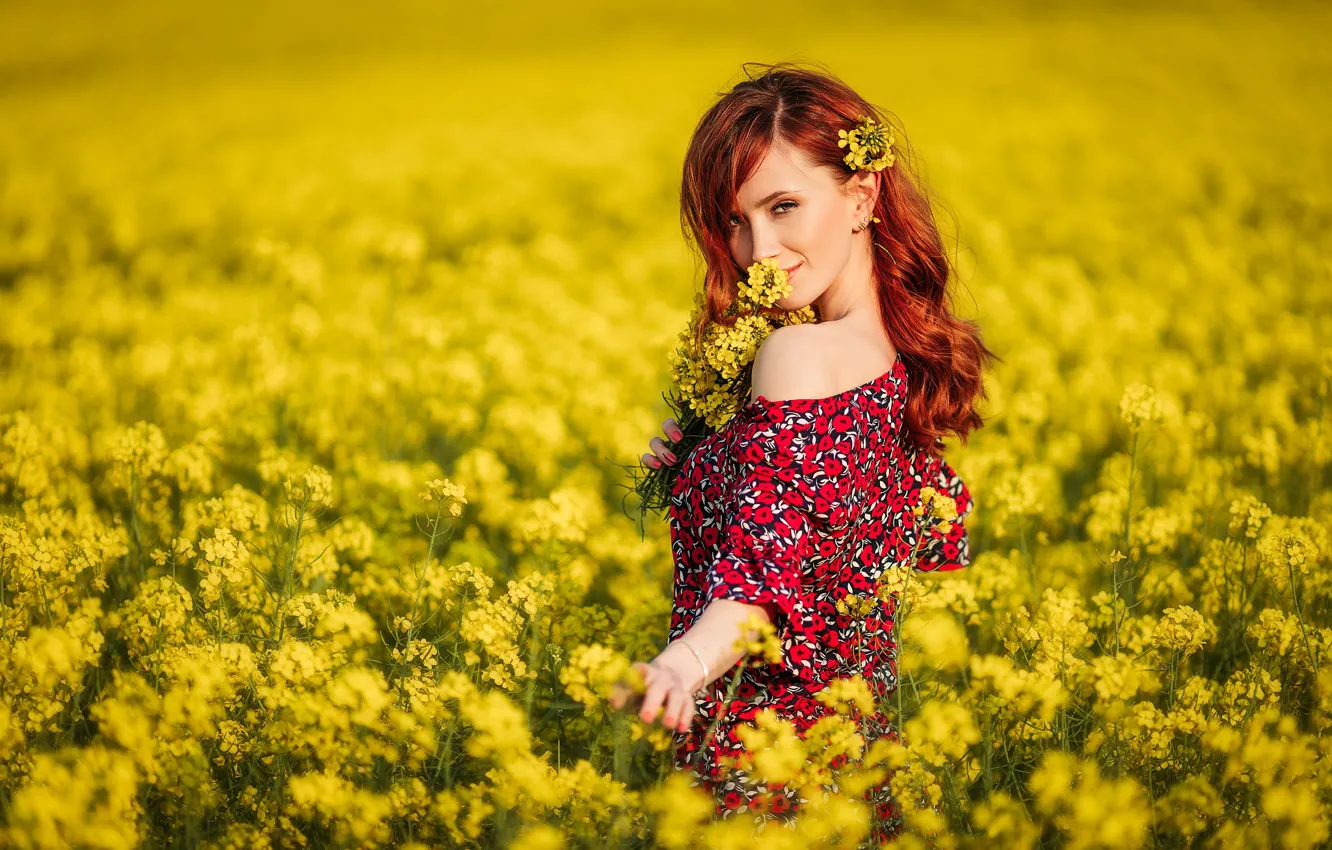 Photo wallpaper field, summer, look, girl, mood, red, redhead, shoulder