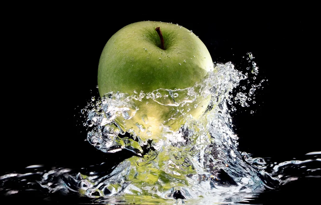 Photo wallpaper water, drops, squirt, background, black, apples
