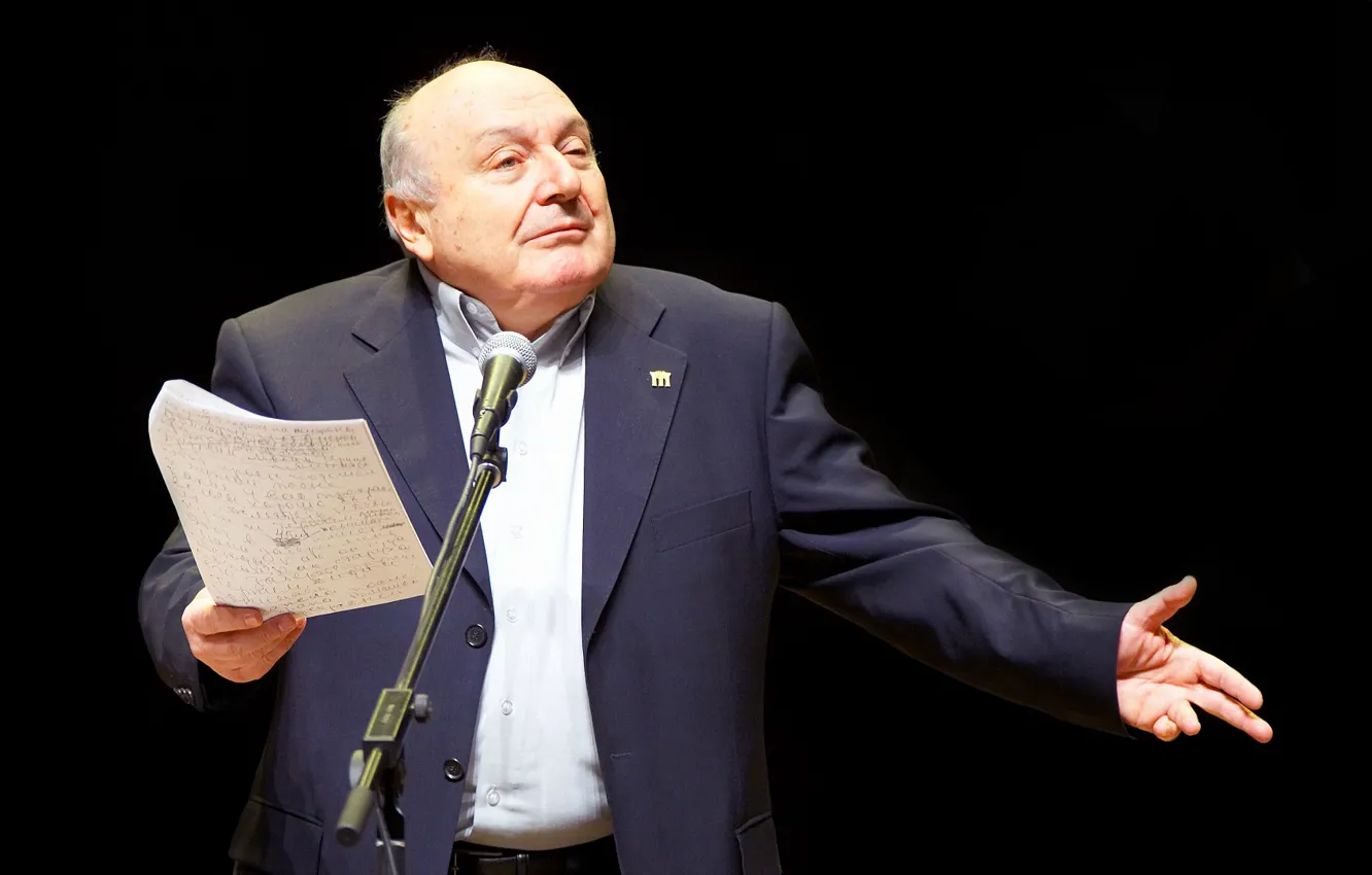 Photo wallpaper paper, male, microphone, black background, writer, satirist, calligraphic handwriting, Mikhail Zhvanetskiy