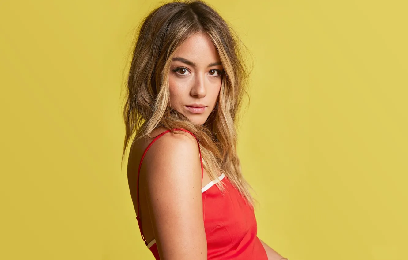 Photo wallpaper look, pose, background, actress, hair, Chloe Bennet, Chloe Bennet