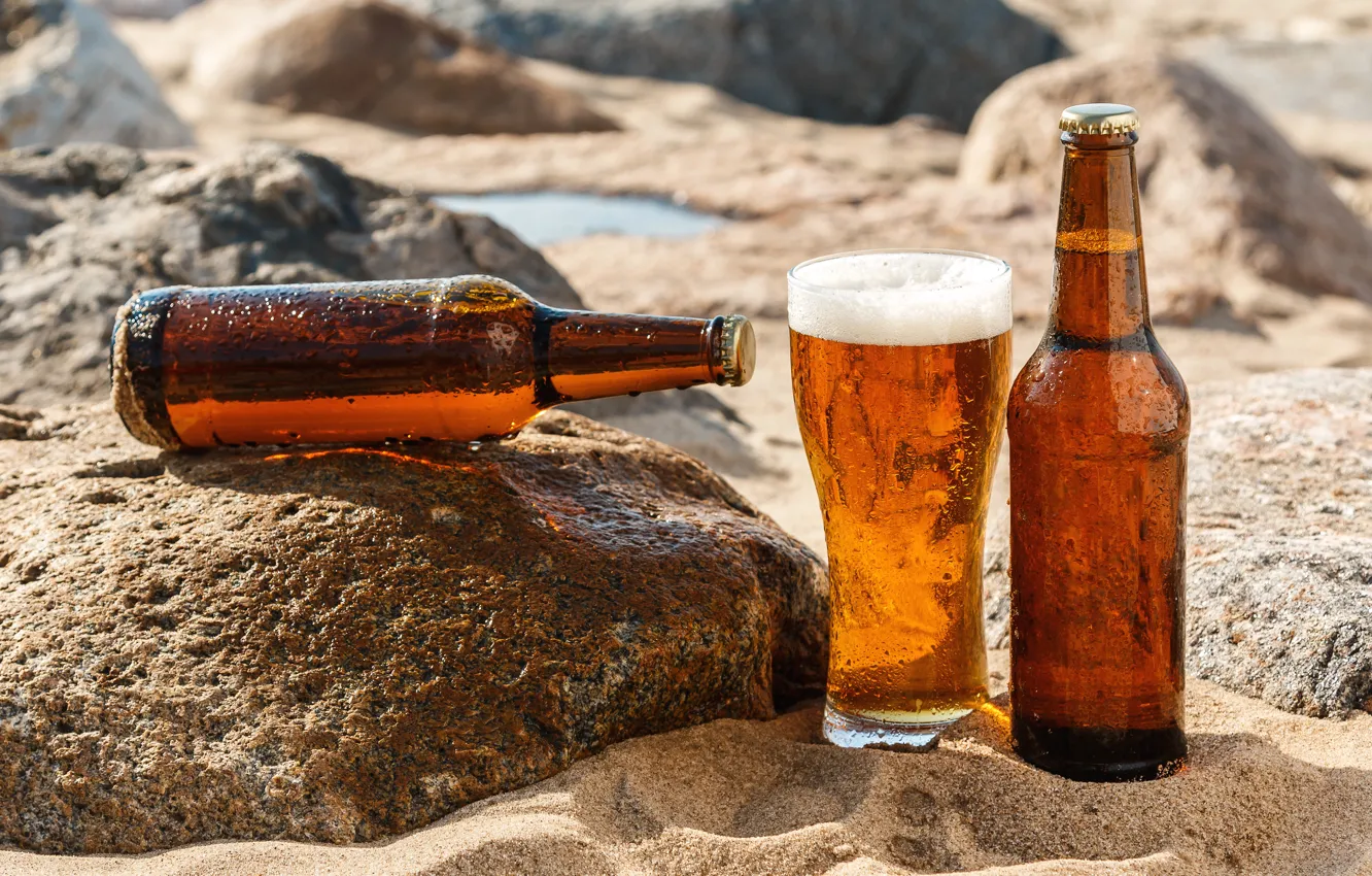 Photo wallpaper sand, the sun, glass, stones, beer, bottle