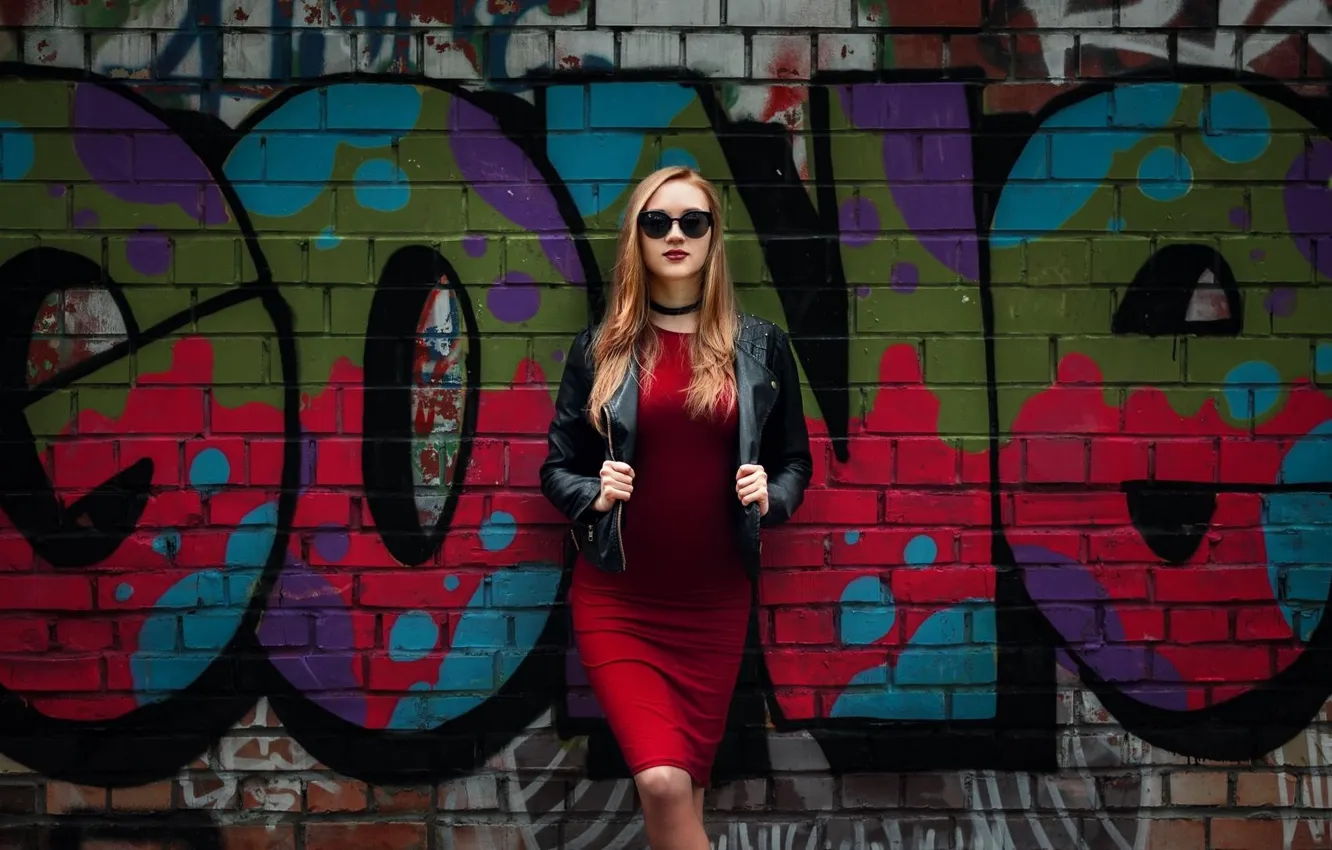 Photo wallpaper girl, wall, graffiti, dress, blonde, glasses