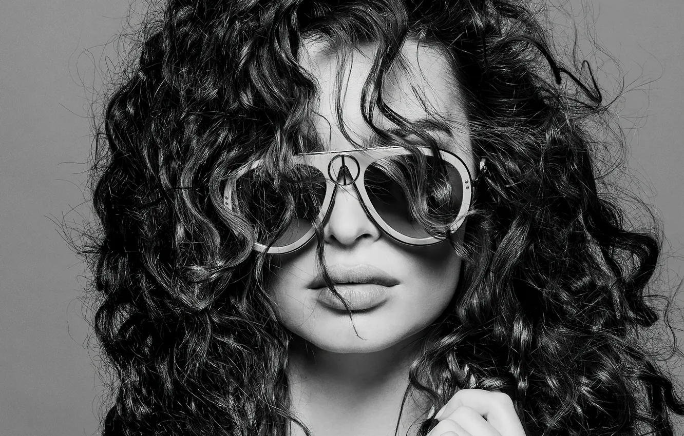 Photo wallpaper black and white, Emily Ratajkowski, face, hair, girl, glasses