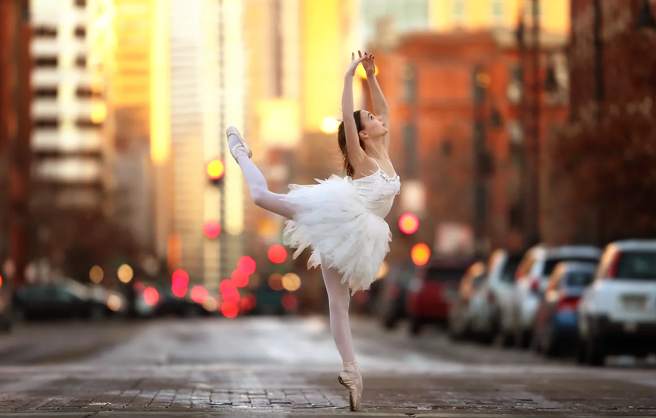 Photo wallpaper street, dance, girl, ballerina, tiny dancer