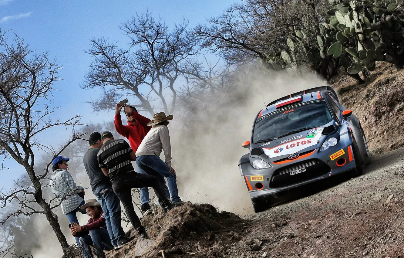 Photo wallpaper Ford, dust, WRC, the audience, Rally, Fiesta, Kubica